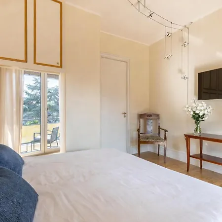 Bed & Breakfast The Train 3*